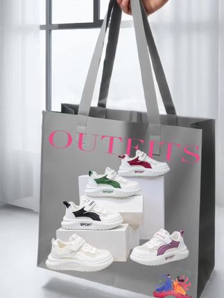 夏天那么热,孩子的运动鞋也该换成这种透气网眼的啦,小黄鸭这款上脚巨舒服,颜色清新又亮眼#便宜又好穿 #夏季必备 #品质童鞋 #透气舒适@DOU+小助手