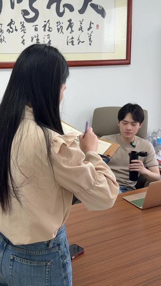 如何对待顾客#搞笑视频 #送水 #南宁同城送水 #小时达#一次性桶装水