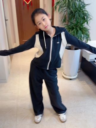 秋款来了 女童休闲套装 料子软糯有垂感 上身舒服#春秋穿搭