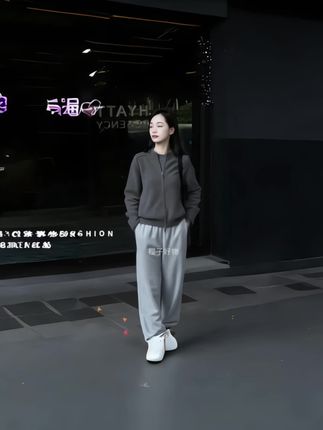 #每日分享 #街头随拍 #服饰穿搭  #秋季搭配 #今日分享