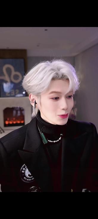 “去年年度弥补了香菜的遗憾,今年年度开创属于孙恩盛的奇迹”#白毛 #撕漫男 #高颜值 @孙恩盛