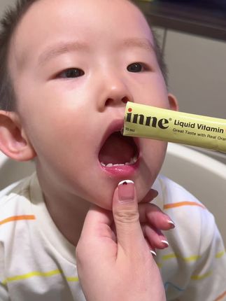又是开学扎堆,又是换季多发期,聪明的妈妈已经换着号来薅inne的液体VC了,一条富含250mgVC,刚好满足每日所需,酸酸甜甜的,孩子也爱喝,真的省心又省妈#宝妈分享 #换季必备 #儿童维生素c #VC #超便宜超划算
