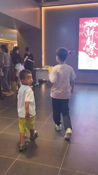 大年初三🧨🧨看电影#人山人海太热闹了