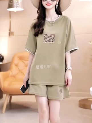 #夏季穿搭 #减龄气质 #遮肉显瘦穿搭 #谁穿谁好看 #休闲百搭