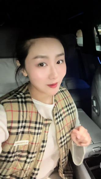 4.0还没玩明白呢,又升级了,最老的车配最新的车机系统。 #创作者中心 #创作灵感 #每天一个用车知识 #问界M9 #鸿蒙 但是24款升级应该和25款还是有差别,很多功能我都没有。