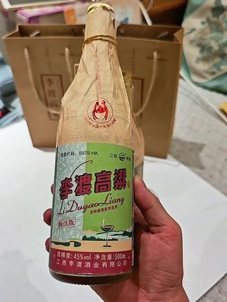 浓特兼香型白酒,江西名酒,纯粮酿造,元明清古窖池。#李渡酒#口粮酒#光瓶酒