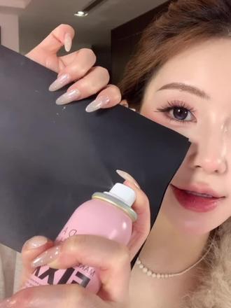 画梅推荐的可持续出雾的水光定妆喷雾!水光界定妆“黑马”来咯!韩女水光底妆不脱妆的定妆喷雾!韩妹人手一瓶,get清透粉感不重有呼吸感的光泽感水光肌!#定妆喷雾#定妆#水光肌#fixx定妆喷雾#画梅推荐