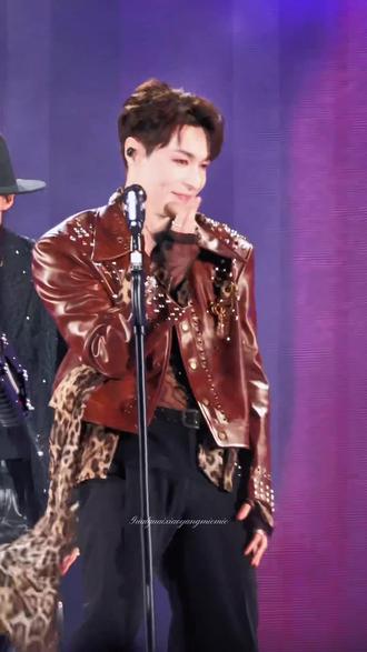 港风版WUBM太好听啦!!!!不小心掉床头缝里听了10000007遍!!!!@张艺兴 #撕漫男 #心动的感觉 #惊艳