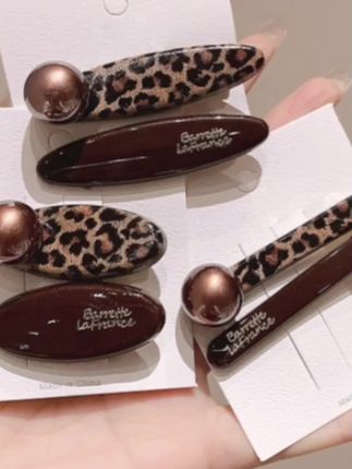 美拉德咖色豹纹发夹!#好物推荐🔥 #高级感秋冬发饰#复古侧边刘海夹#豹纹发夹#发夹发饰