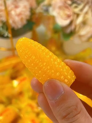 玉米糖软糖玉米味软糖#玉米味软糖 软乎乎的玉米软糖,浓浓的玉米味~#玉米软糖 #软糯香甜