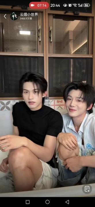 2.8直播
证实了,云旗不喜欢别人碰他脸#郝熠然 #云旗