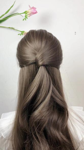 谭松韵半扎发好好看,太适合过年穿大衣扎了 #半扎发 #小皮筋 #发型教程