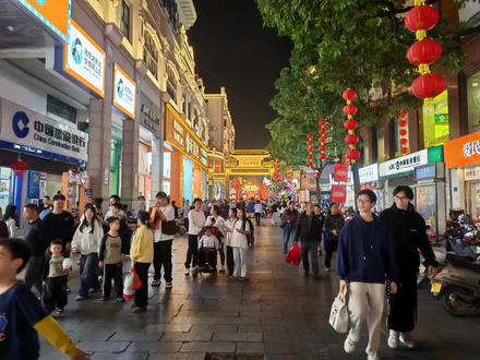 骐骥跃古今 物华与岁新