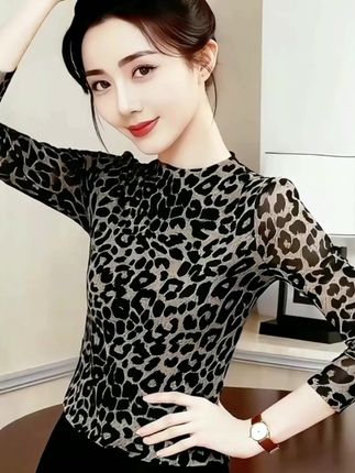 #创作灵感 #优雅气质 #百搭上衣 #上衣穿搭 #针织衫