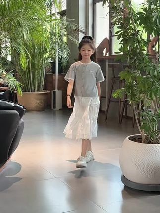 买了买了,就一个女儿,别人有的咱们也得有,反正又不贵#高品质童装 #女童套装夏季 #夏季穿搭