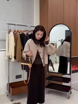 #早秋贵气感穿搭 #初秋一周不重样穿搭 #早秋高智感职场穿搭 #早秋韩系氛围感穿搭 #素颜穿搭如何摆脱土气感