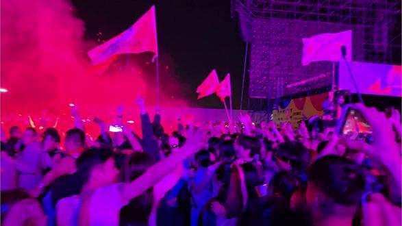 不知道啊,他们说攻打长春我就来了#长春哦啦音乐节 #摇滚 #摇滚现场 #青春需要一场live #一起来感受音乐节氛围