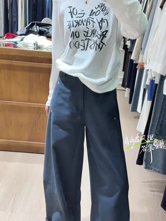 #百搭T恤 #休闲穿搭 #慵懒风穿搭 #休闲减龄穿搭 #藏肉显瘦穿搭