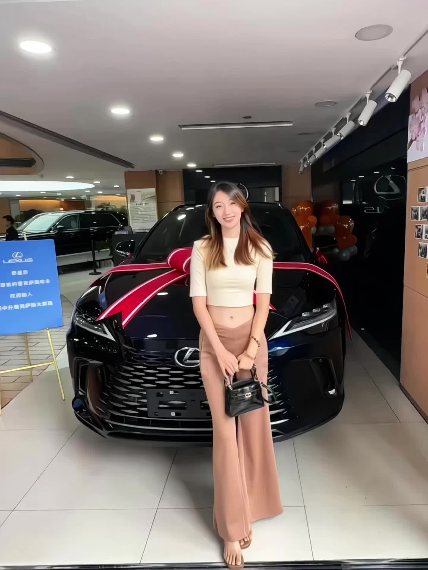 广东人三件套 听粤语 揸凌志 着拖鞋 #rx350h醇享版 #雷克萨斯