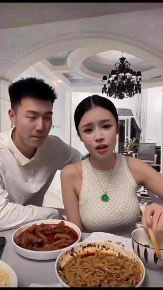 本以为捡到仙女,婚后才揭晓真相,姚总:这下盲盒开出“科技款”😂#姚宁 #姚宁老婆 #姚宁夫妻