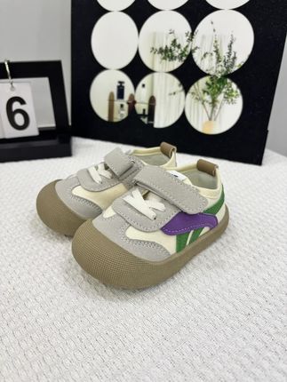 给娃买的这#帆布儿童鞋 真不错!夏天穿贼透气,鞋底防滑耐磨,上脚还轻便,关键价格超实惠,赶紧入!#童鞋 #小黄鸭儿童鞋子#品质童鞋 #百搭鞋子