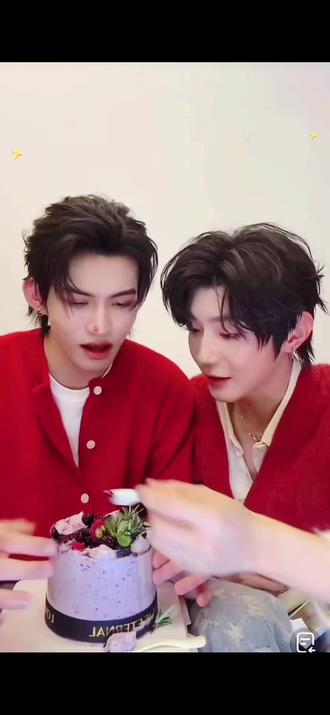 小表情,我喜欢,你们呢,#云熠专属话题 #云熠cp #云熠直播