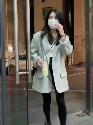 小孕妇们,产检一定要穿无绳孕妇裤,不用解绳子产检很快就搞定啦,有好几个厚度可以选择哦~#孕期穿搭#孕妇鲨鱼裤#孕期