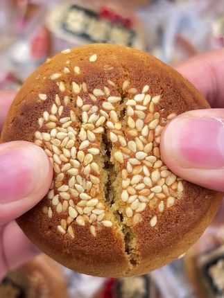 好福源太谷饼,绵甜松软,芝麻香,早餐囤货超划算!#超好吃 #看着就好吃 #传统糕点 #好吃又好看的美食