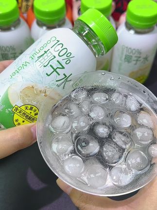 #礼想纪 家的百分百椰子水,天然电解质补充水分,清甜爽口 真的巨巨巨好喝#椰子水  #强烈推荐 #椰子水原味 #爱了爱了