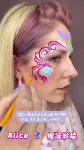 ✨脸部彩绘还能这样玩?🤩用黄蓝撞色画泪滴面具,秒变童话精灵!🧚♀️手残党也能学,快码住!🎨##脸部彩绘 #新手化妆教程 #彩绘艺术 #cos整活 #化妆造型