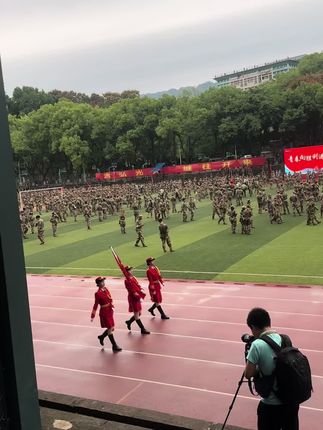 西南大学女子仪仗队不错吧!#西南大学#军训 #汇演 #校园生活