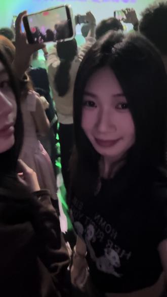 哈哈 原来是长大的我们🥹
躁动现场燃爆了!!#陈洁丽深圳演唱会 #演唱会打卡 #国宝特工 #童年动画主题曲 #猪猪侠