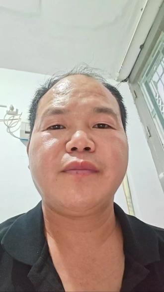 田野的呼唤,桔梗的烟火,是土地的诗篇。但烧与不烧,成了难题。农民的辛劳,环境的脆弱,该如何取舍?风中似乎有答案。
烟火散去,桔梗成灰,是乡村的轮回。但轮回中,有了新的思考。农民的抉择,环境的未来,如何延续?答案
热点tag:#农民生活#环境保护#乡村记忆留住乡愁