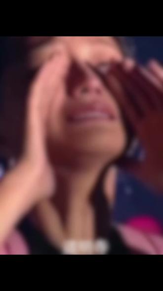 我搬运了别人的视频,但是😭
杉菜走了,但道明寺的项链和我们的青春永远
都在。言承旭在演唱会上一语未发,只是拿出
那条流星项链,全场就已泪崩。他挂起的不是
项链,是一代人青春的落幕….#言承旭#杉菜#
徐熙蕾