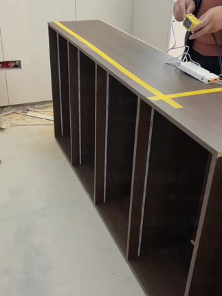 11毫米三刃修边直刀,开灯槽,开二合一槽口都很实用,合金刀头切削更锋利#木工打柜子 #高性能实用工具 #木工装修 #修边刀#二合一工艺