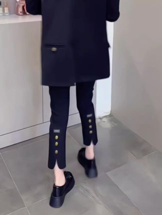 #上热门 #品质女裤#直筒休闲九分烟管裤#洋气减龄穿搭#时尚休闲穿搭@巨量千川