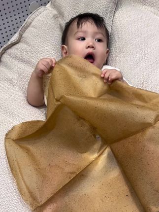 如果你家宝宝也喜欢吃纸巾或者啃被子睡觉,不防试试山东杂粮煎饼#宝妈分享 #人类幼崽日常 #可爱人类幼崽 #萌娃搞笑日常