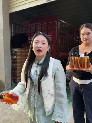 什么产品能卖五年,还是一如既往的火爆,就是这款银离子内衣洗衣液,去污去黄去异味,抑菌效果达到百分之99.99#银离子内衣洗衣液 #内衣洗衣液推荐