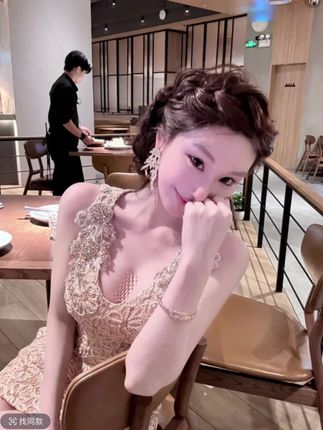 #背心裙 WW定制「花蕾纪语」显瘦收腰气质网红轻奢时尚小众设计感连衣裙#蕾丝裙 #网红同款 #显瘦连衣裙 #甜辣妹穿搭