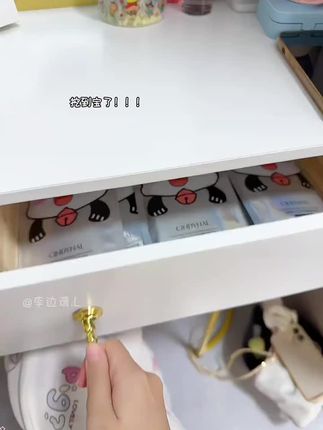 入秋了小手又开始干巴粗糙的姐妹们,赶紧都来薅这个山羊奶猫爪手膜的超大羊毛,9块9就到手10只,简直不要太划算!手是女人的第二张脸,我们要好好保护它#手膜#好用不贵经济实惠#手膜推荐 #超便宜超划算