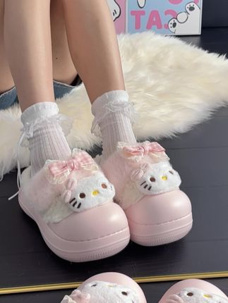 hello我是kitty 啊啊啊啊终于让我等到了两穿的外穿棉鞋了#这也太萌太可爱了吧 #便宜又好穿 #鞋子控 #可爱到爆炸💥 #哎呦喂你鞋真好看