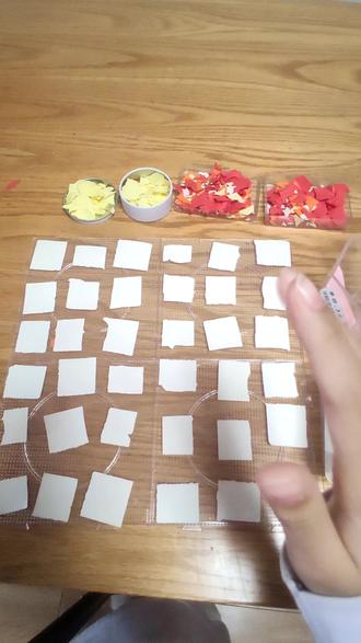 8岁小学生切霉豆腐#分享日常 #小学生#霉豆腐#自己高兴就好 #治愈