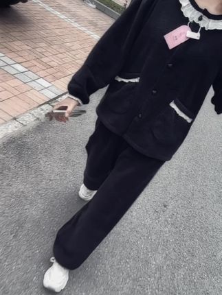人这一辈子,没有最好的年龄,只有最好的心态,我们争不过岁月,也跑不过时间。唯有以自己喜欢的方式,过好每一个日出日落。余生学会与自己和解,两分看淡,三分释怀,五分爱自己,人生的下半场,善待自己,不生气,不辩解,不管闲事, 不拿别人的错误惩罚自己,微微笑,慢慢走。放下贪念,看淡得失,珍惜自己, 不负时光…#穿搭