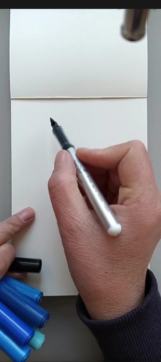 这波操作也太绝了!从一笔开始,愣是把烟花盛宴给整出来了#我画出了新年烟花 #画画 #手绘#丙烯马克笔绘画#跟着抖音学画画