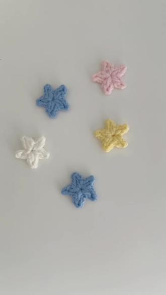 迷你小星星视频教程~ 线材:@lifeyarn 可可
色号:07/13/47/84
钩针:2.0#钩针编织 #毛线钩织 #手工钩织教程 #钩针教程 #星星