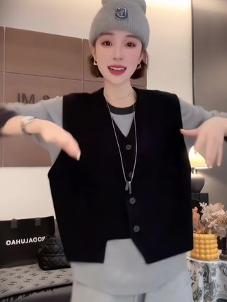 【米米私服】秋季设计感透气工字型休闲百搭不规则马夹#穿搭展示 #秋季新款 #马甲穿搭 #女装 #女装搭配