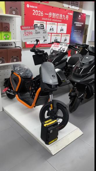 冬天电池充不上电怎么办
充电器坏了?
电池坏了?
答案是……
#厉害了我的车 #九号电动#九号新国标