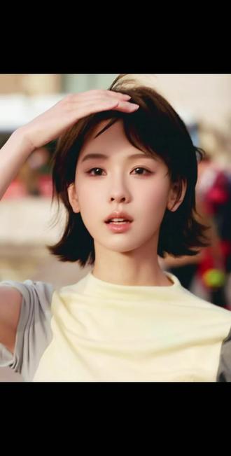 头发短了,快乐长了。今日限定:韩系学姐。#女生短发卷发发型 #短发微卷发 #纯欲感短发 #韩系短卷发 #假发