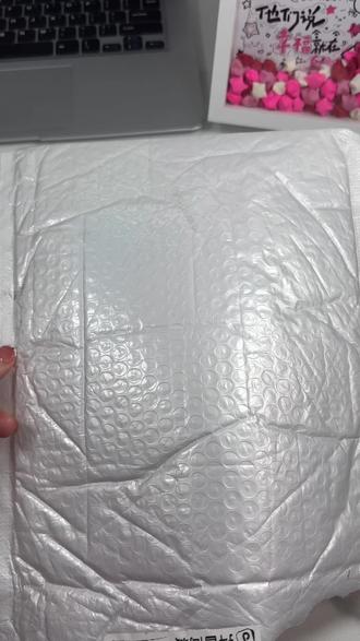 随口说了一句喜欢,就收到她亲手给我做的小猫烟花瀑布贺卡#惊喜和礼物都来自爱你的人 #手工礼物 #手写 #贺卡