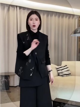 #品质女装#套装#高级感穿搭 #穿出自己的风格 #穿出自信穿出美丽